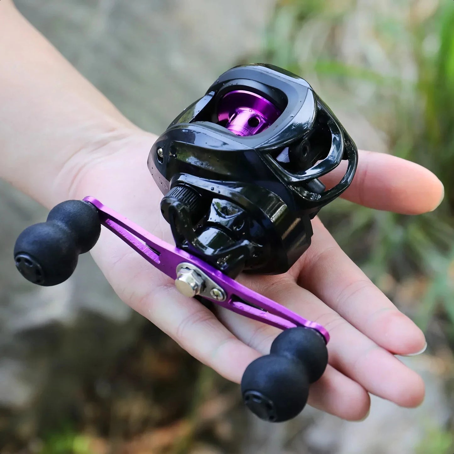 High Speed Baitcasting Fishing Reel 7.2 to 1